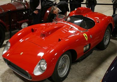 قادها بعض من المع متسابقي السيارات